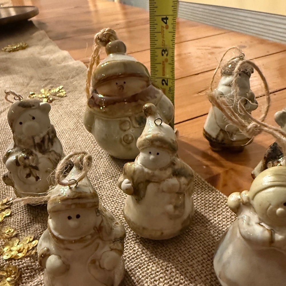 Ceramic/Pottery Holiday Folk Art Lot of 9 Figurine Ornaments Set -Cream and Gold - Picture 12 of 15